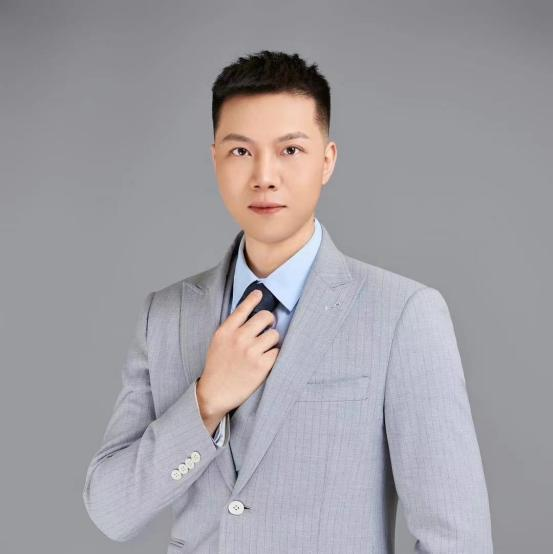  王亚霖  律师